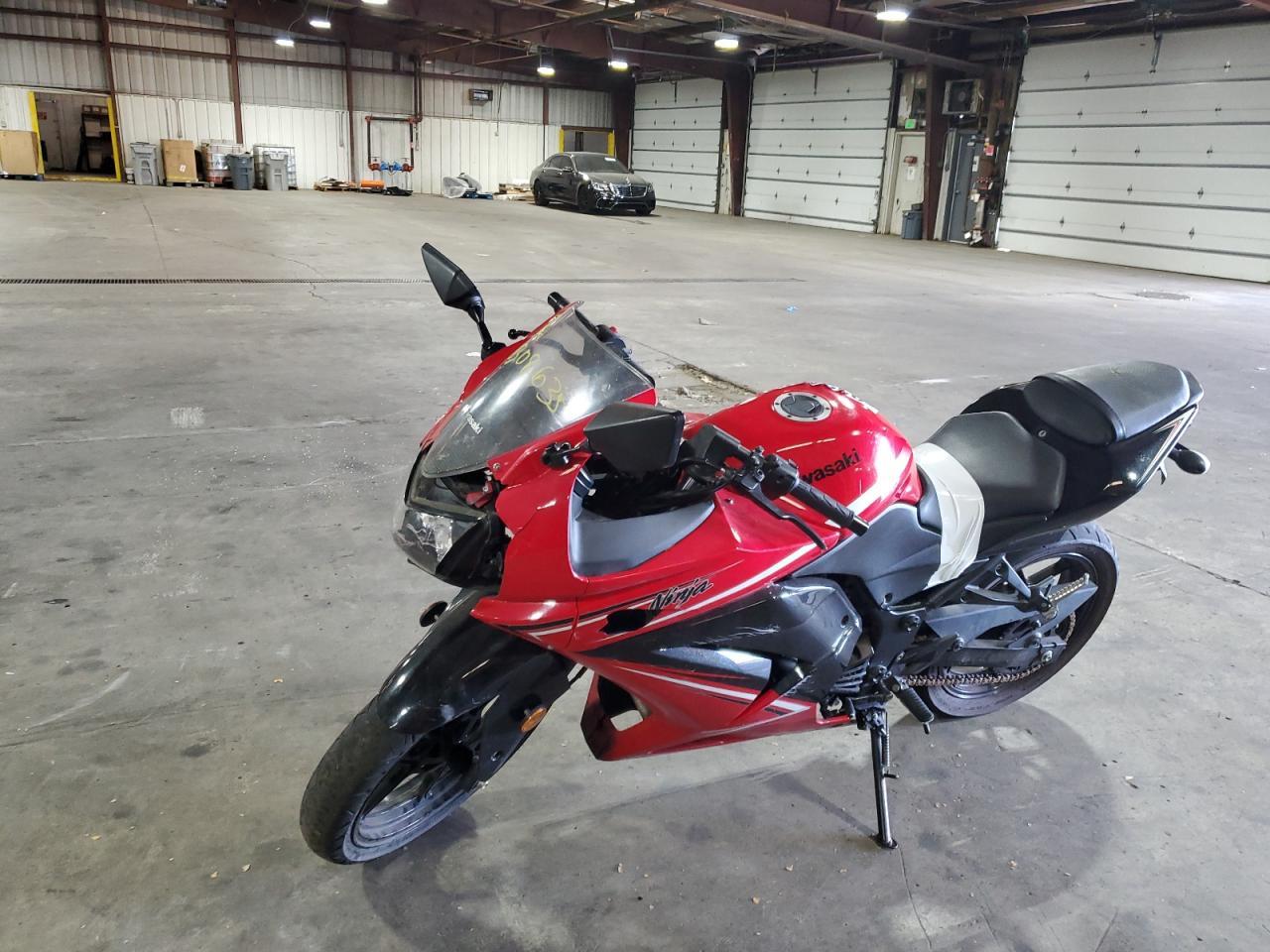 2012 Kawasaki Ex250 J - Фото 3