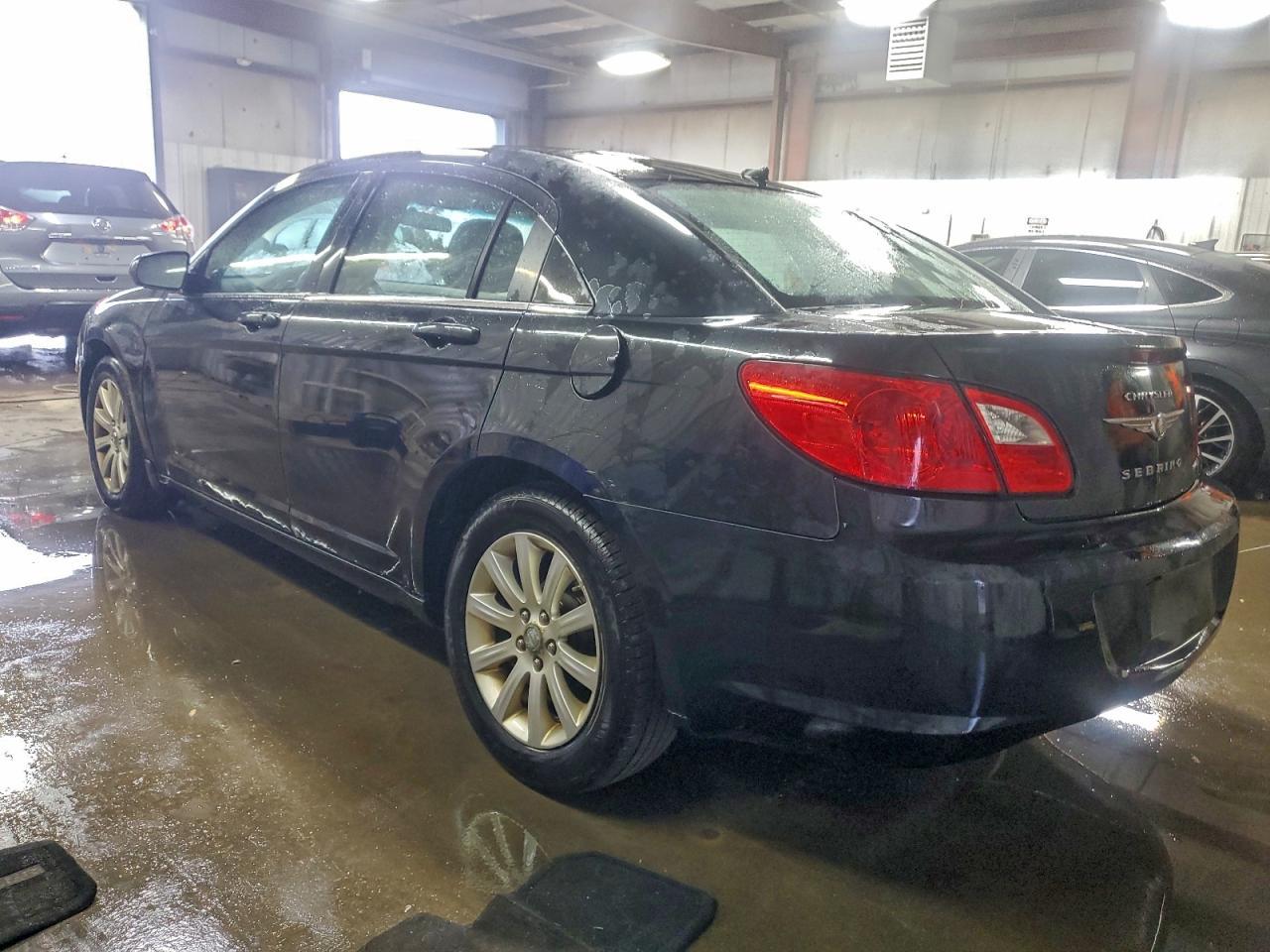2010 Chrysler Sebring Limited - Фото 2