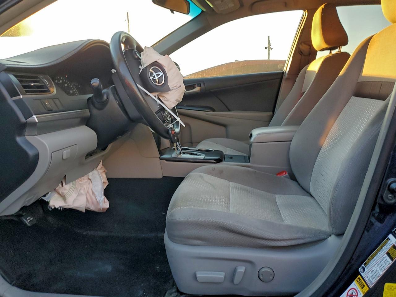 2014 Toyota Camry L - Фото 7