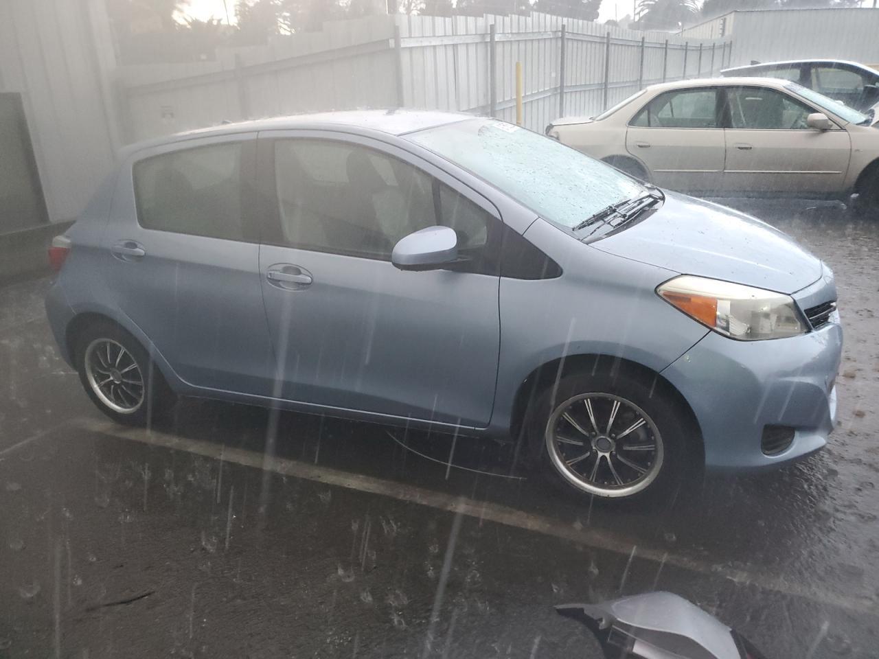 2013 Toyota Yaris - Фото 4