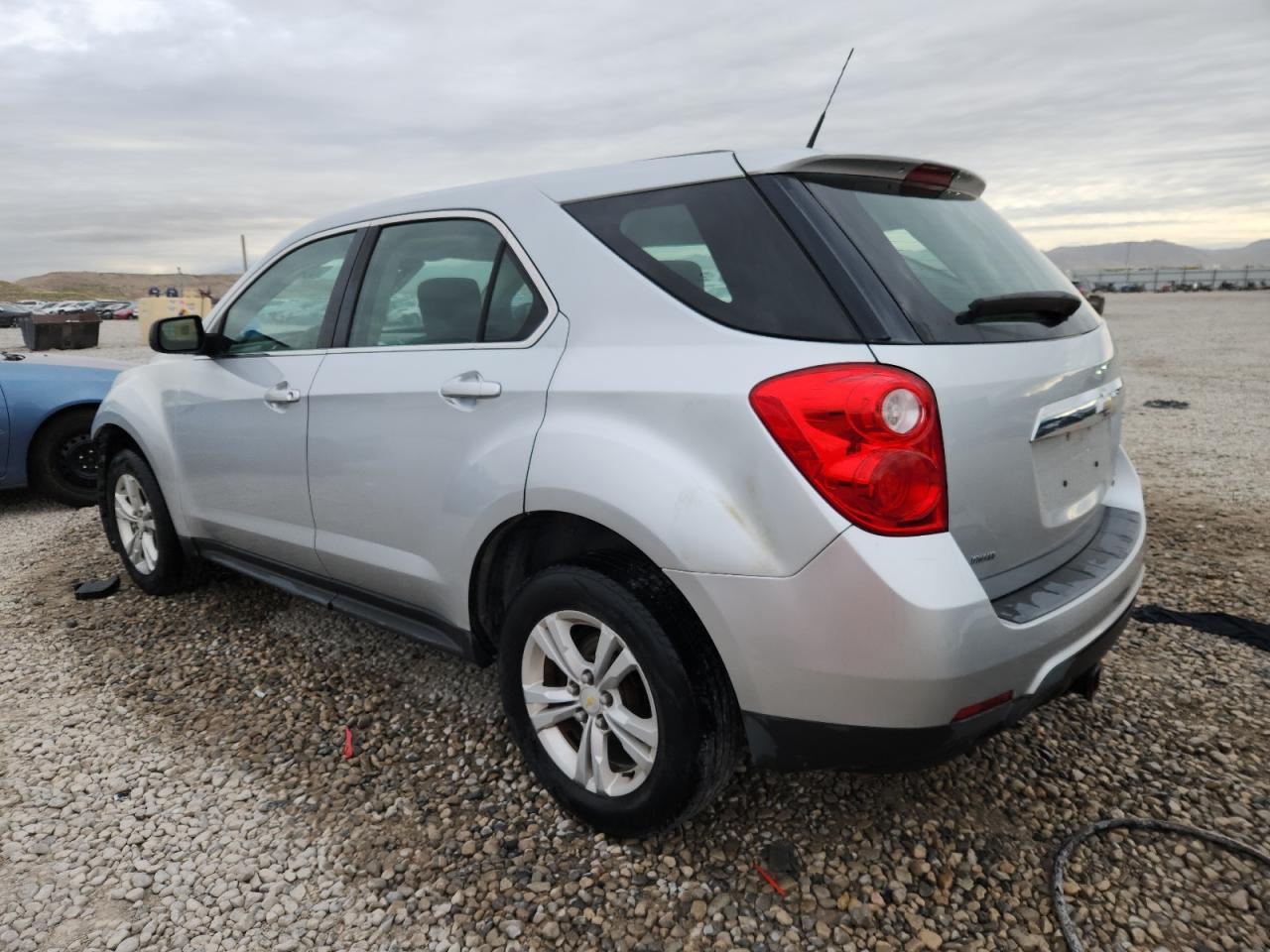 2010 Chevrolet Equinox Ls - Image 2