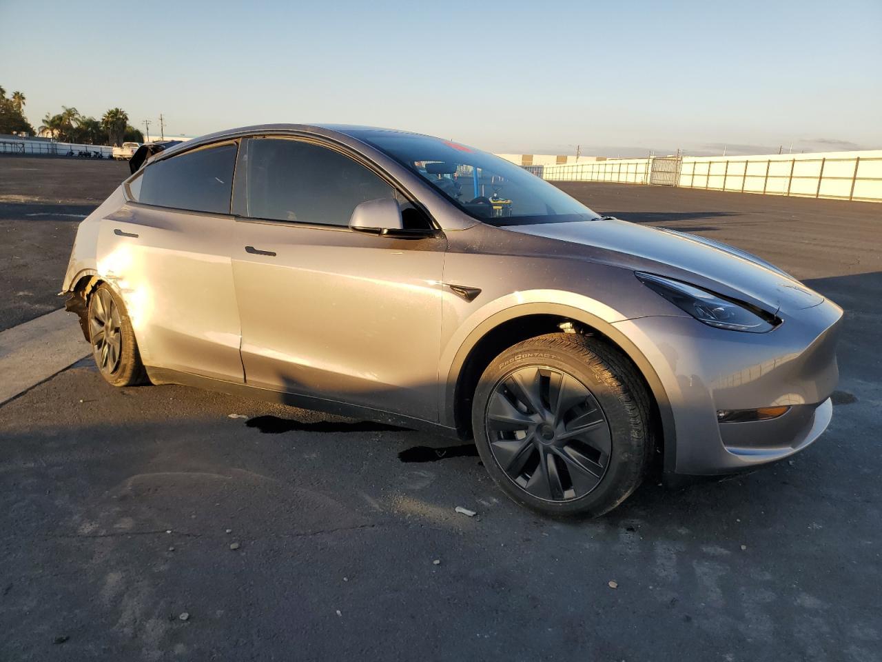 2024 Tesla Model Y - Фото 4