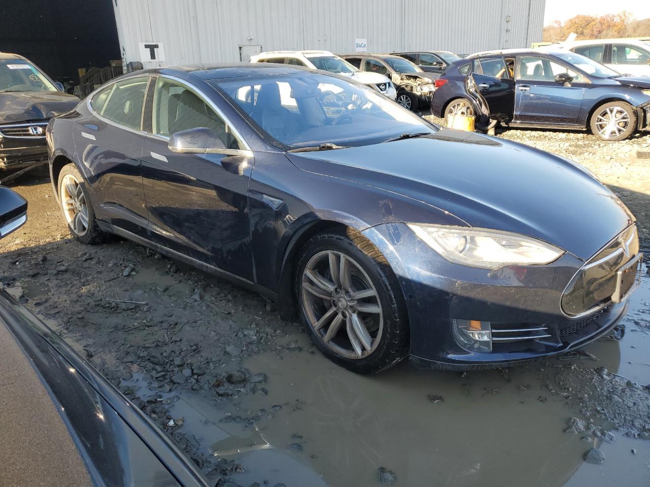 2015 Tesla Model S 85D - Фото 4