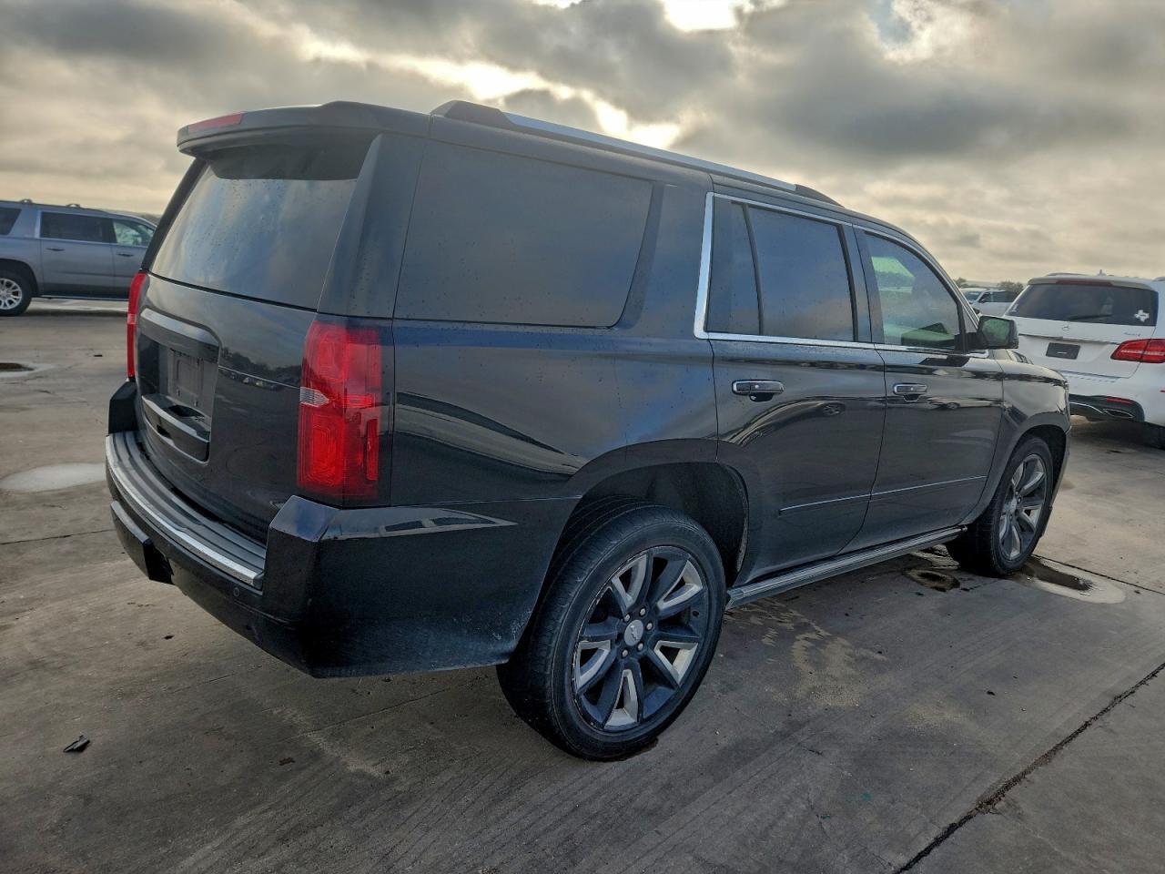 2017 Chevrolet Tahoe C1500 Premier - Фото 3