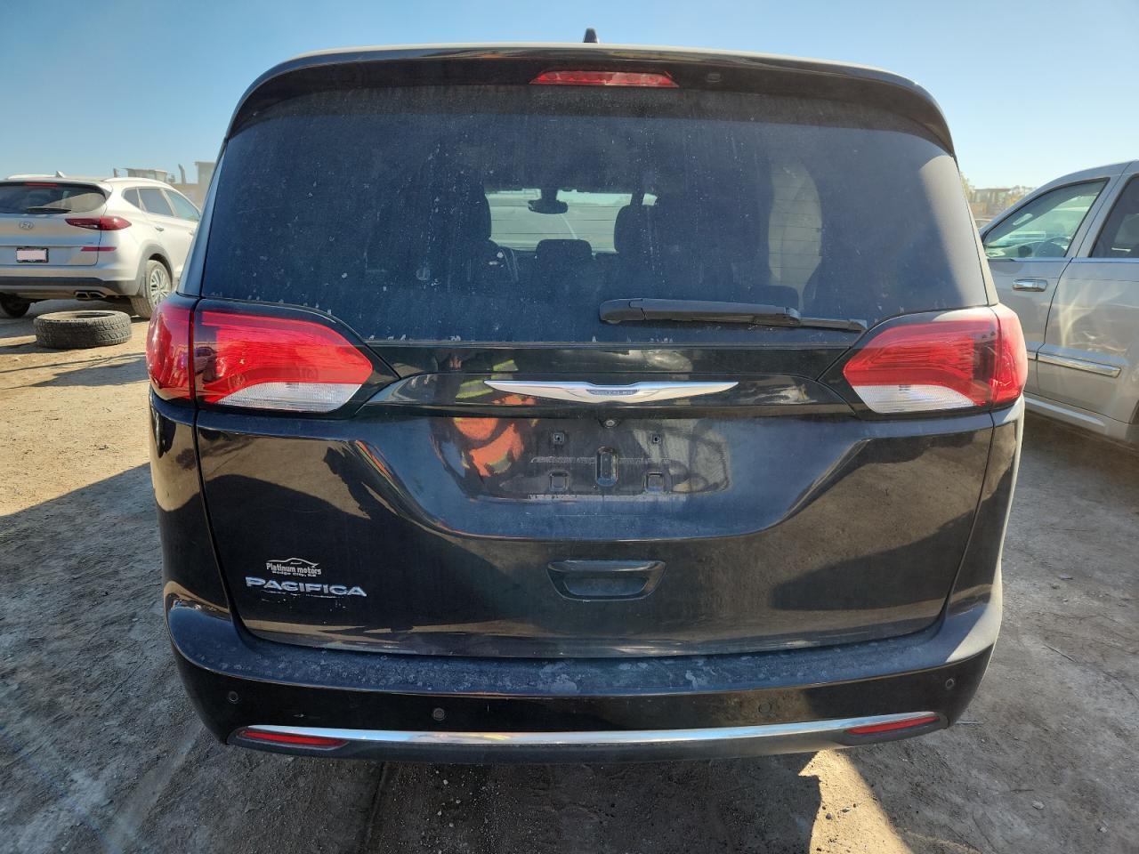 2017 Chrysler Pacifica Touring L - Фото 6