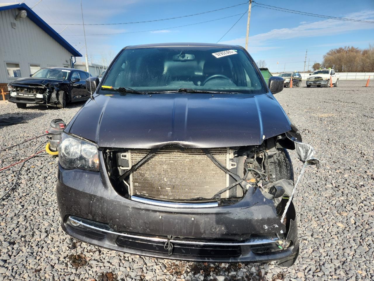 2015 Chrysler Town & Country S - Фото 5