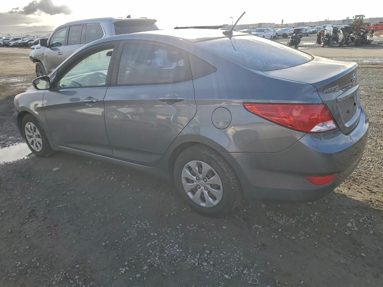 2016 Hyundai Accent Se - Фото 2