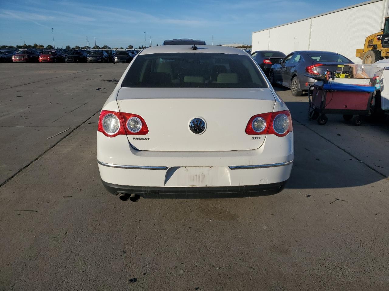 2010 Volkswagen Passat Komfort - Фото 6