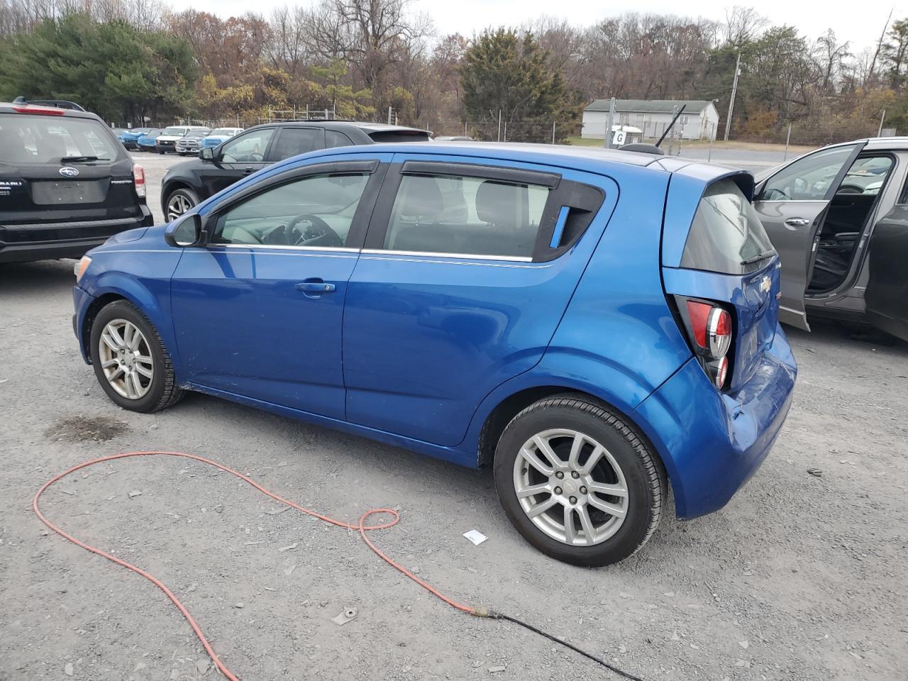 2016 Chevrolet Sonic Lt - Фото 2