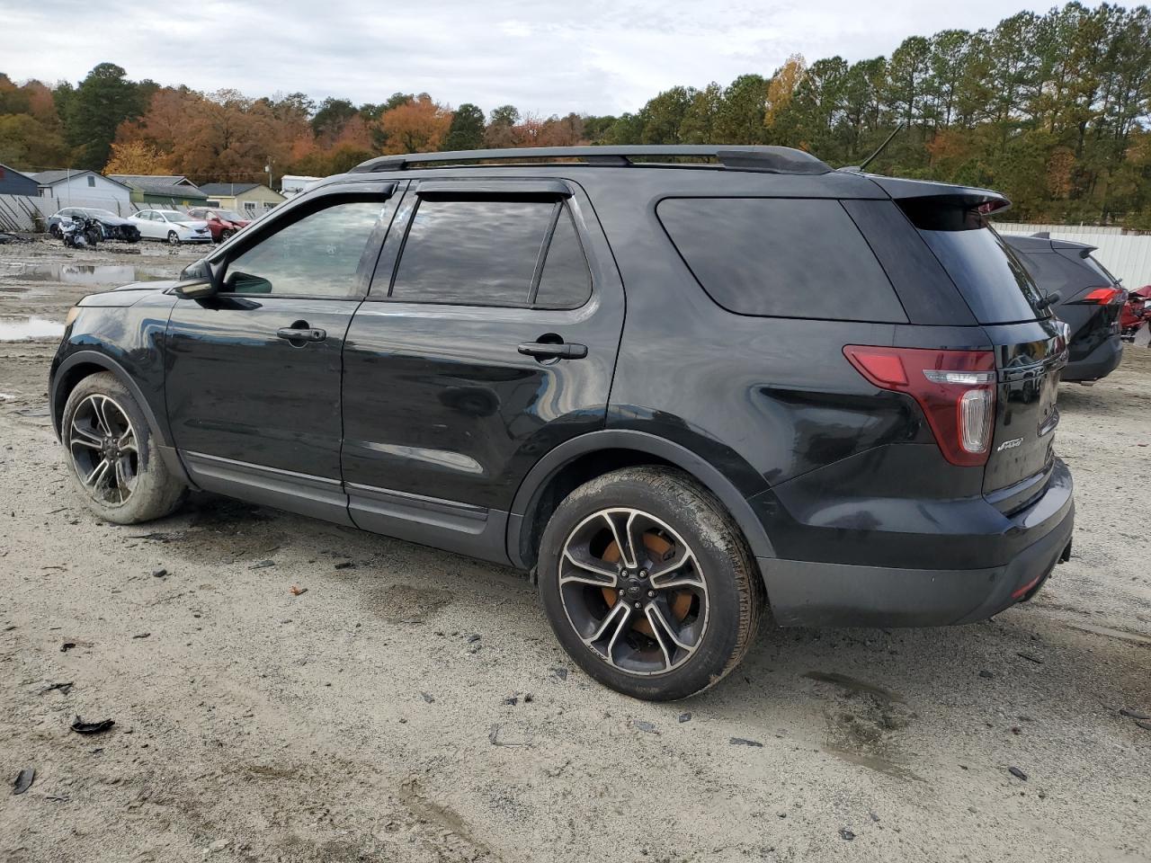2015 Ford Explorer Sport - Image 2