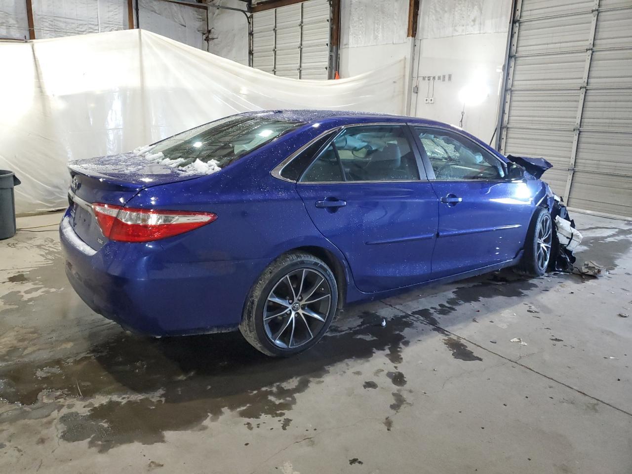 2015 Toyota Camry Le - Image 3