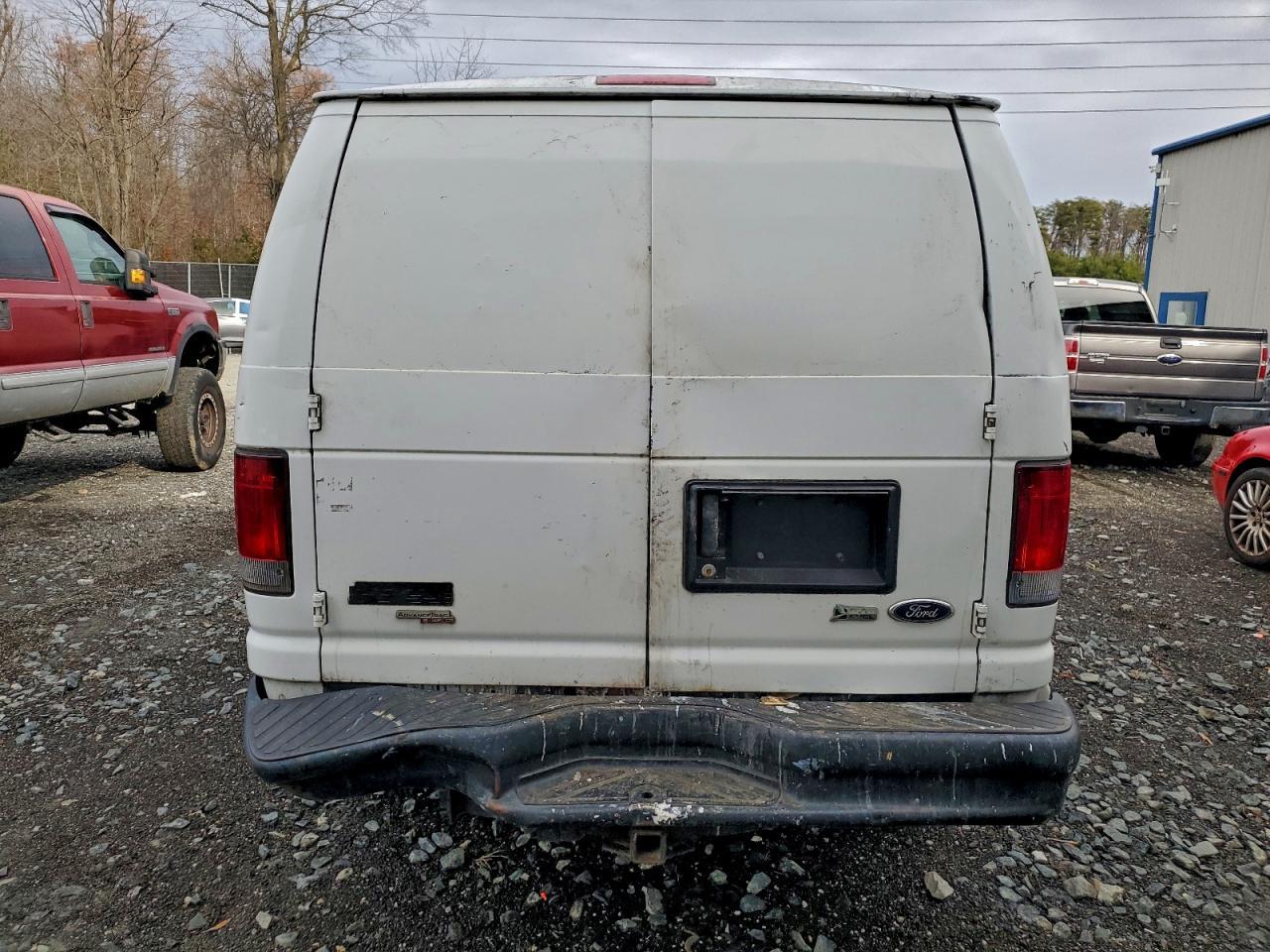 2014 Ford Econoline E250 Van - Фото 6