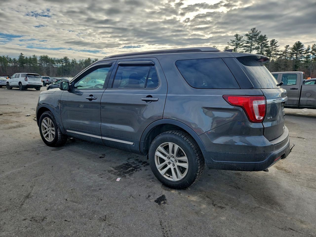 2019 Ford Explorer Xlt - Image 2