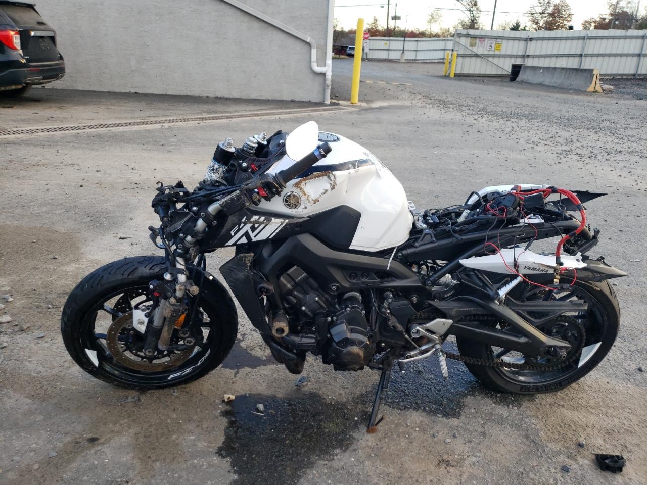 2017 Yamaha Fz09 - Фото 3