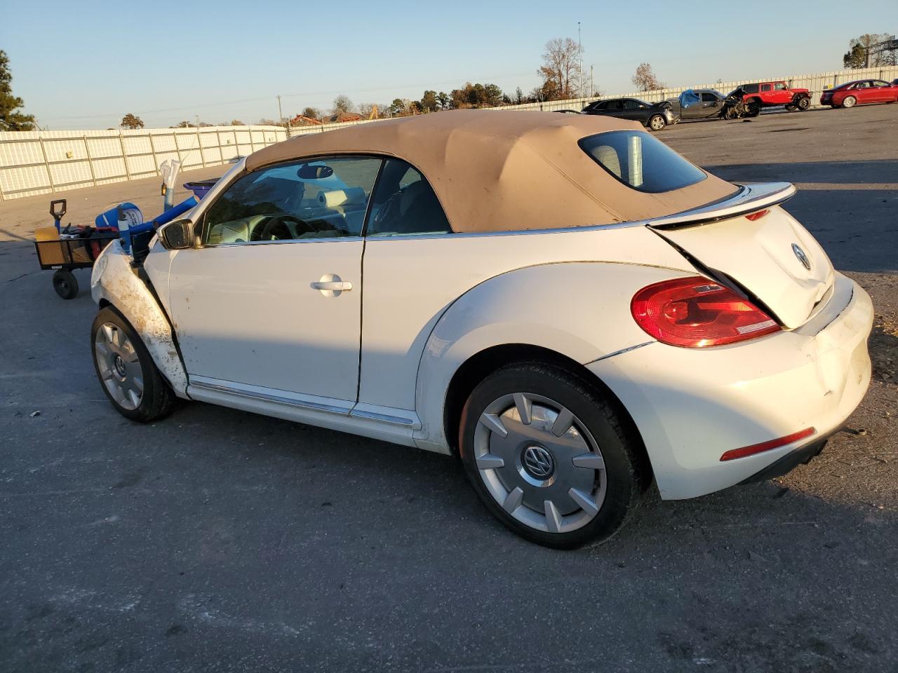 2015 Volkswagen Beetle 1.8T - Image 2