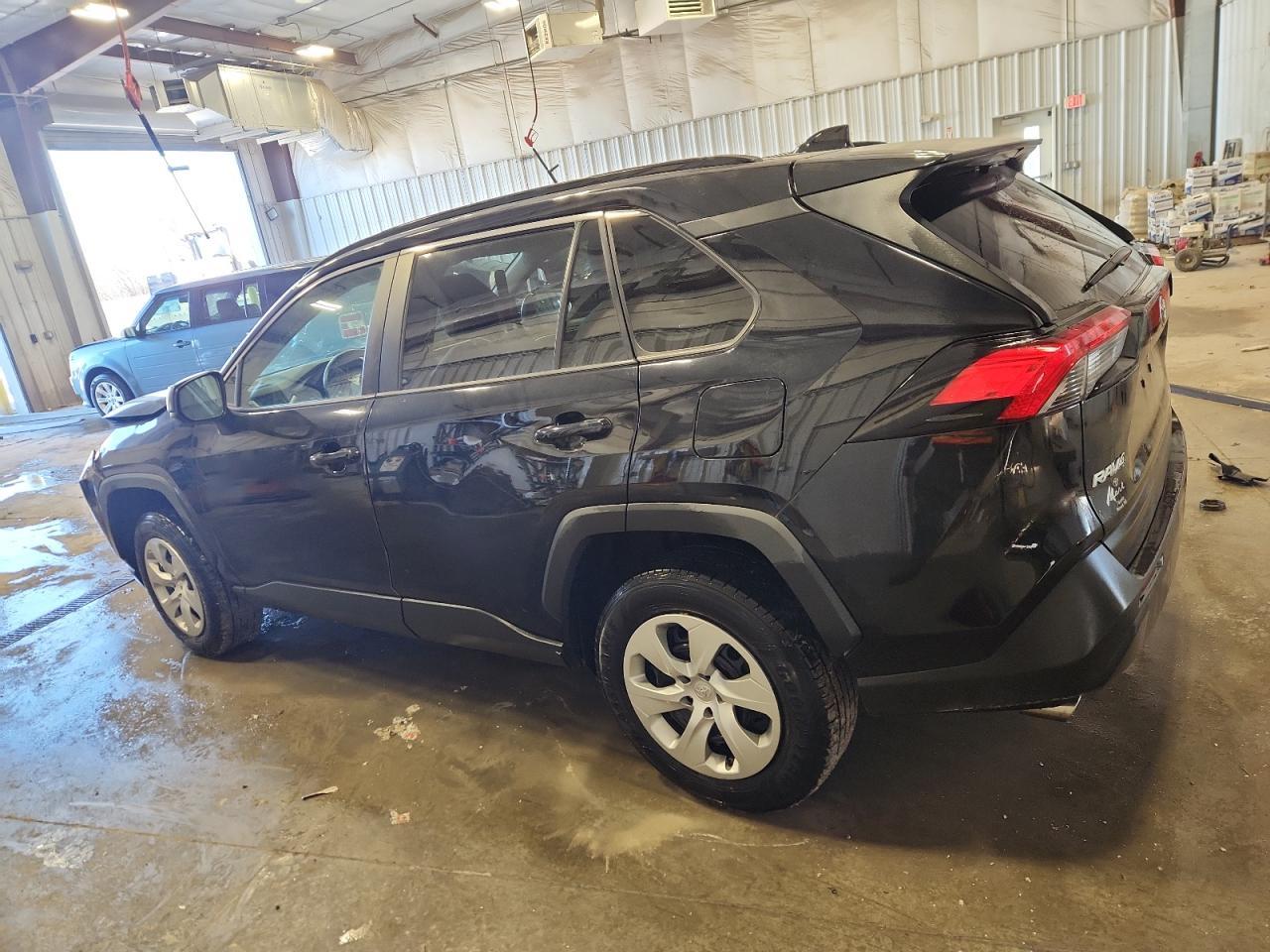2021 Toyota Rav4 Le - Фото 2