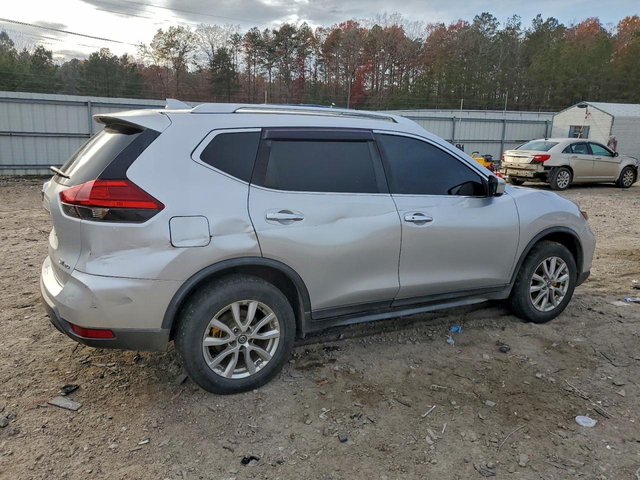 2017 Nissan Rogue S - Фото 3