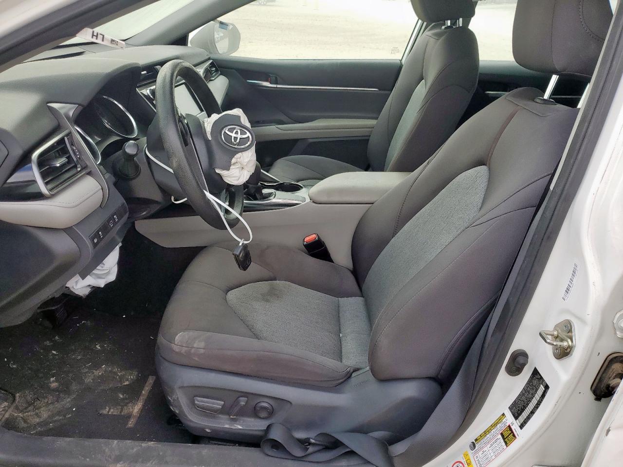 2019 Toyota Camry L - Фото 7