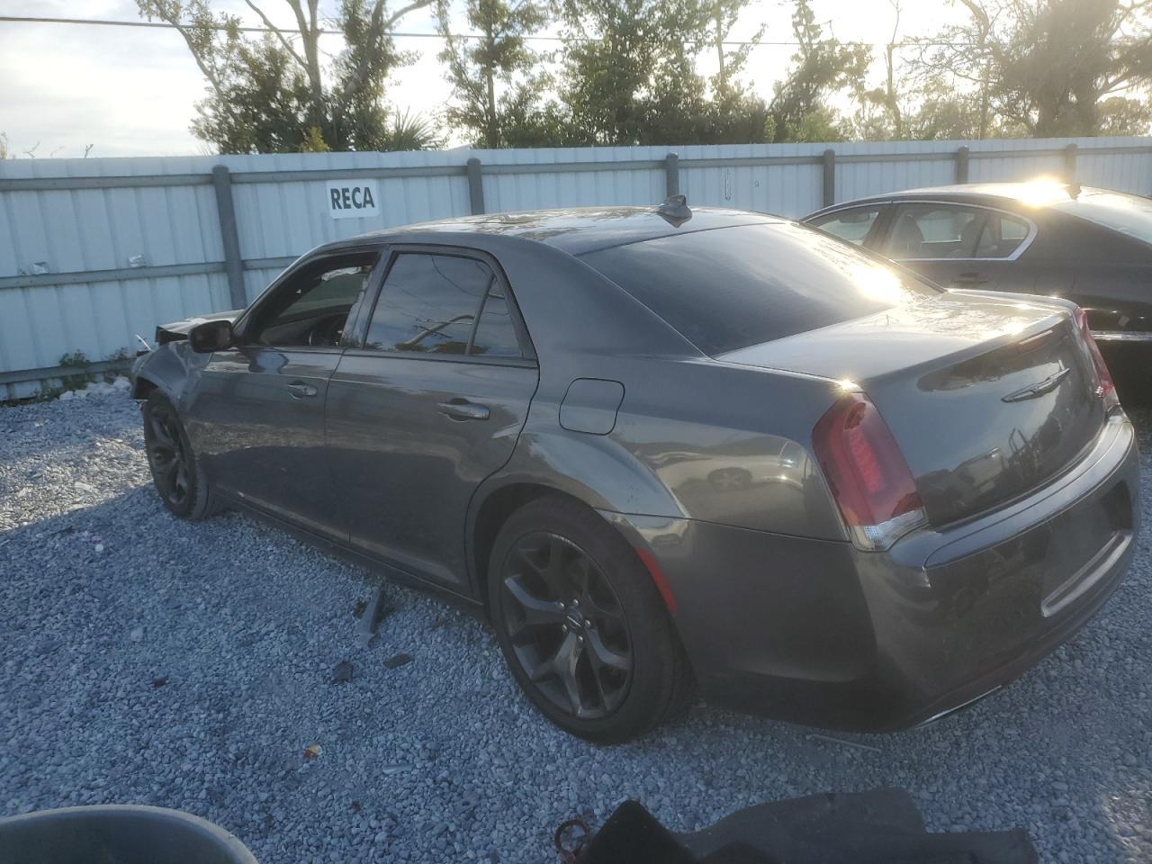 2021 Chrysler 300 S - Фото 2