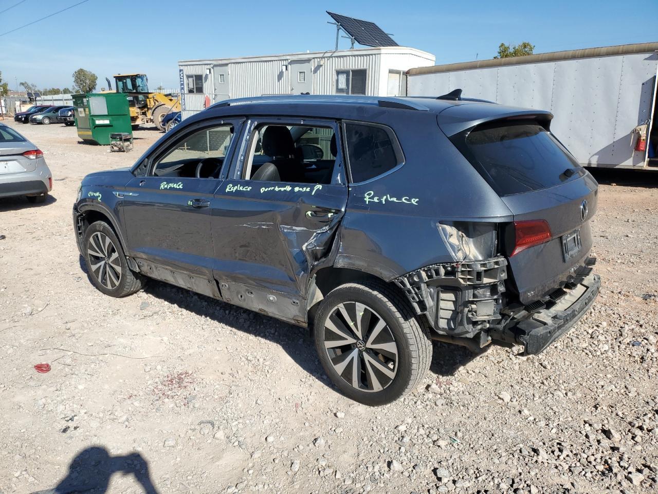 2024 Volkswagen Taos Se - Image 2