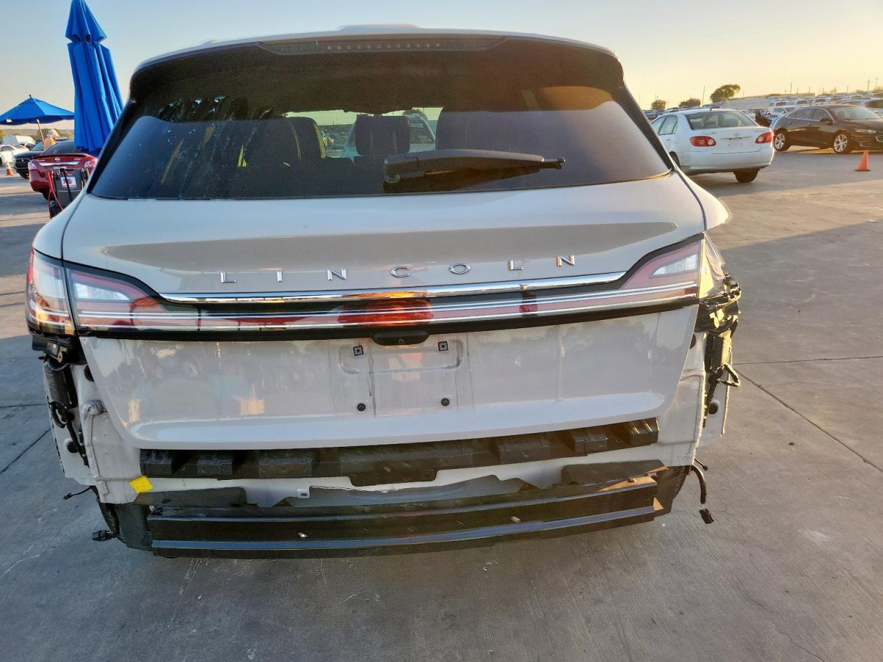 2022 Lincoln Nautilus Reserve - Image 6