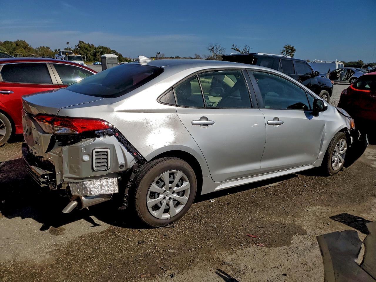 2025 Toyota Corolla Hybrid Le - Image 3