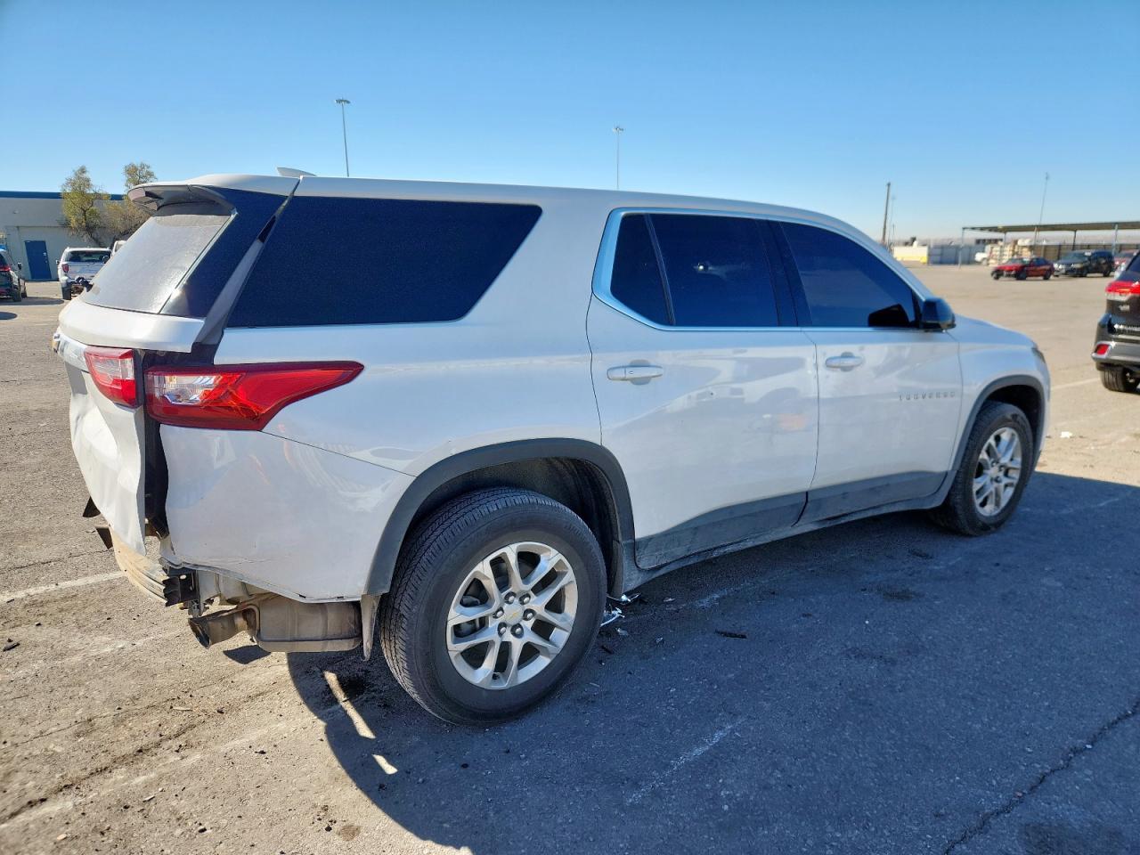 2020 Chevrolet Traverse Ls - Фото 3