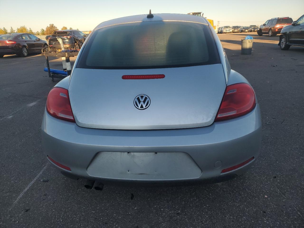 2013 Volkswagen Beetle - Image 6