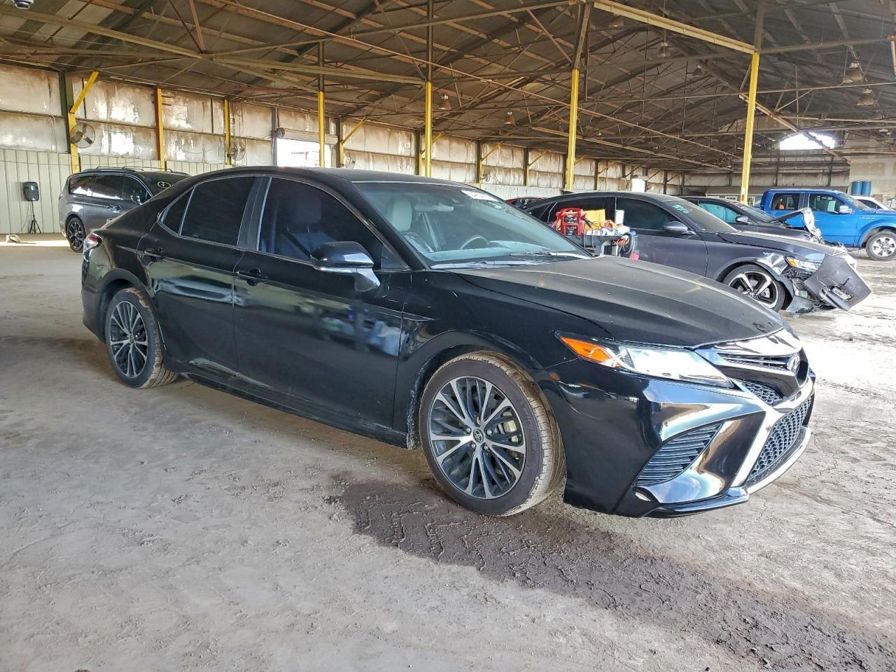 2020 Toyota Camry Se - Image 4