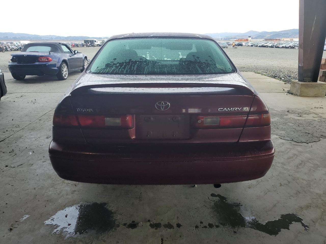 1998 Toyota Camry Ce - Фото 6