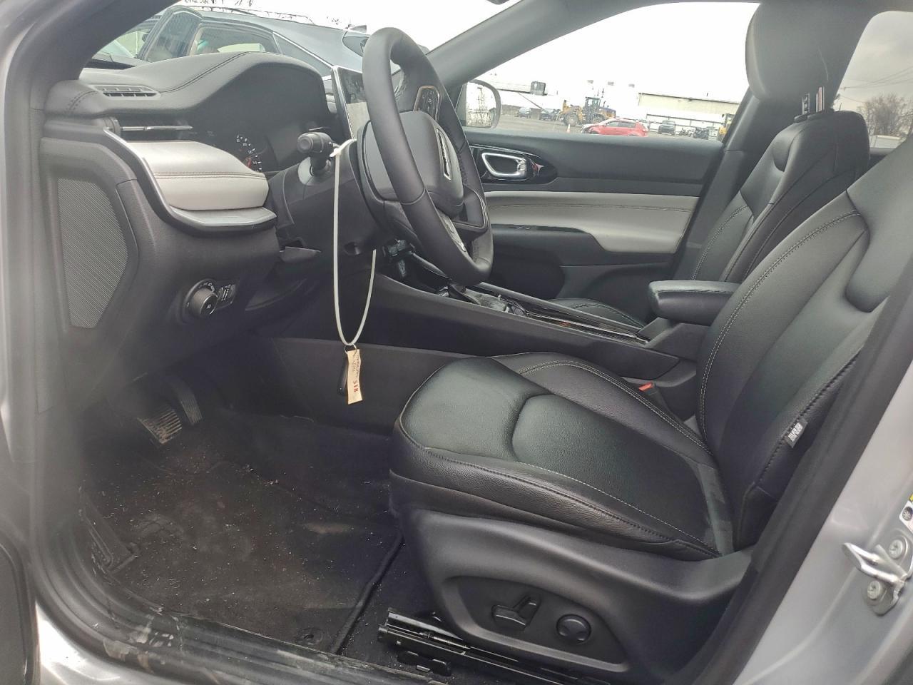 2025 Jeep Compass Limited - Фото 7