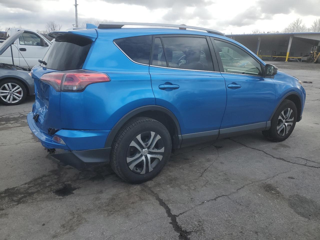 2017 Toyota Rav4 Le - Фото 3