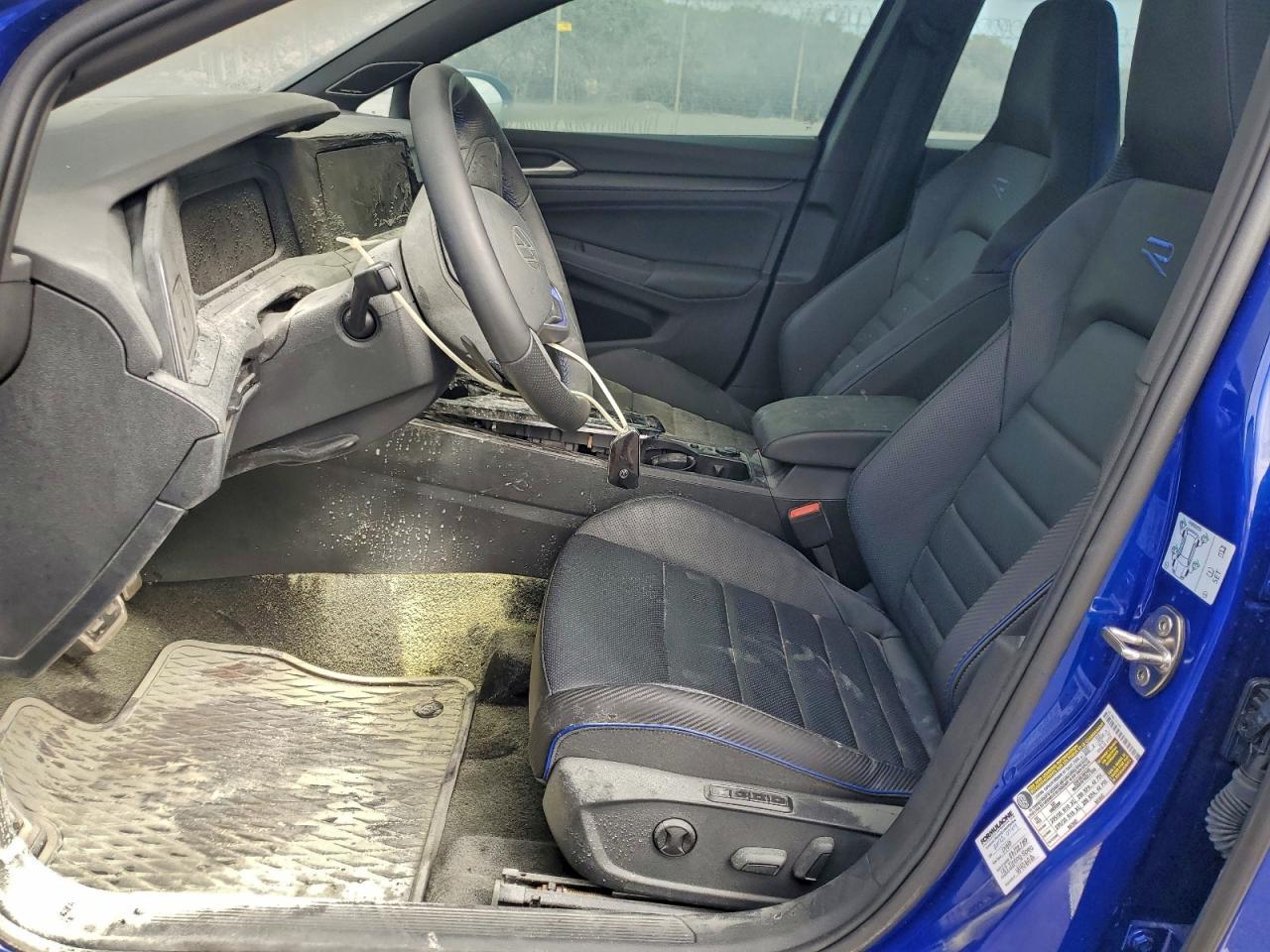 2024 Volkswagen Golf R - Image 7