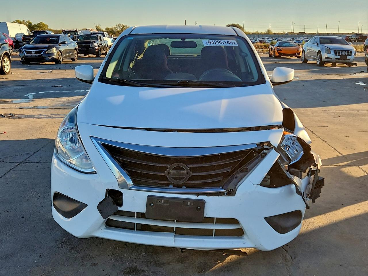 2017 Nissan Versa S - Фото 5