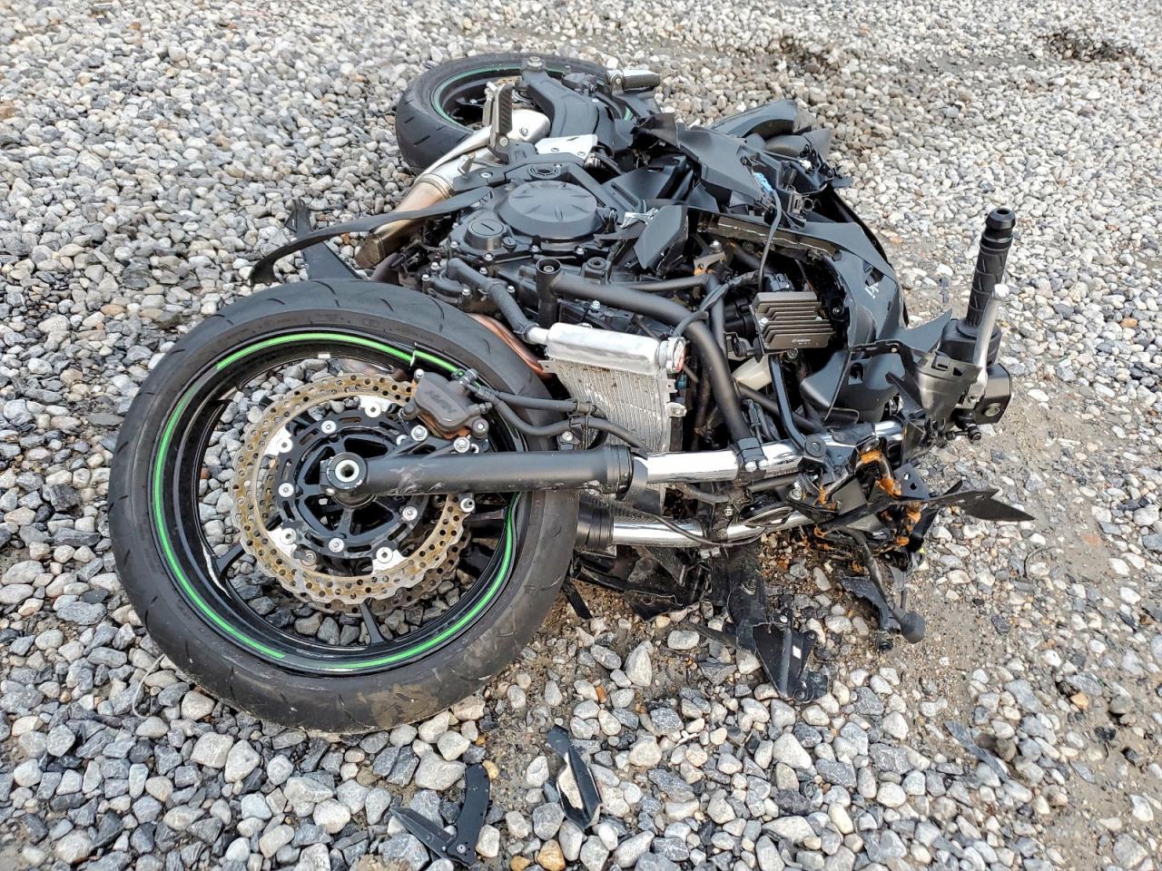 2025 Kawasaki Ex650 R - Фото 2