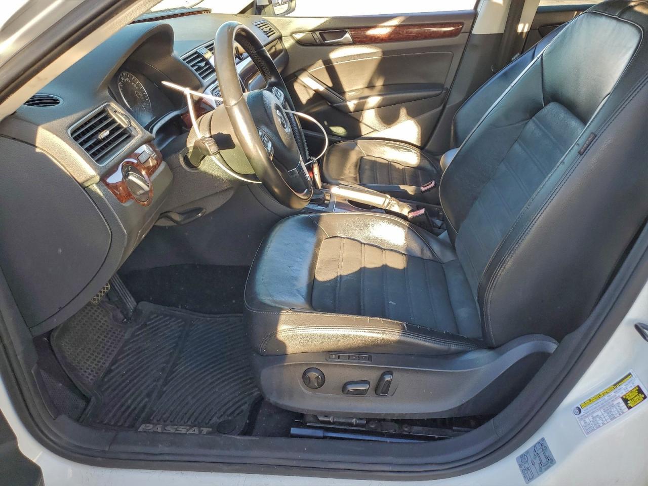 2013 Volkswagen Passat Sel - Фото 7