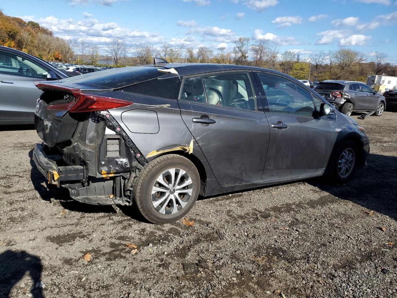 2020 Toyota Prius Prime Le - Фото 3