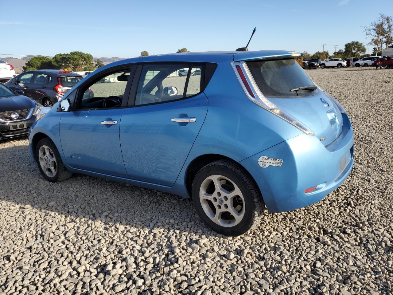 2013 Nissan Leaf S - Фото 2