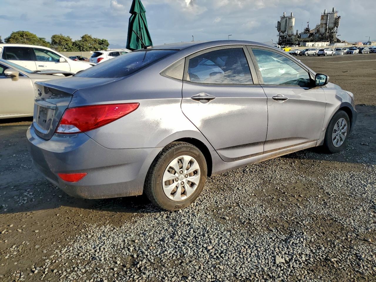 2016 Hyundai Accent Se - Фото 3