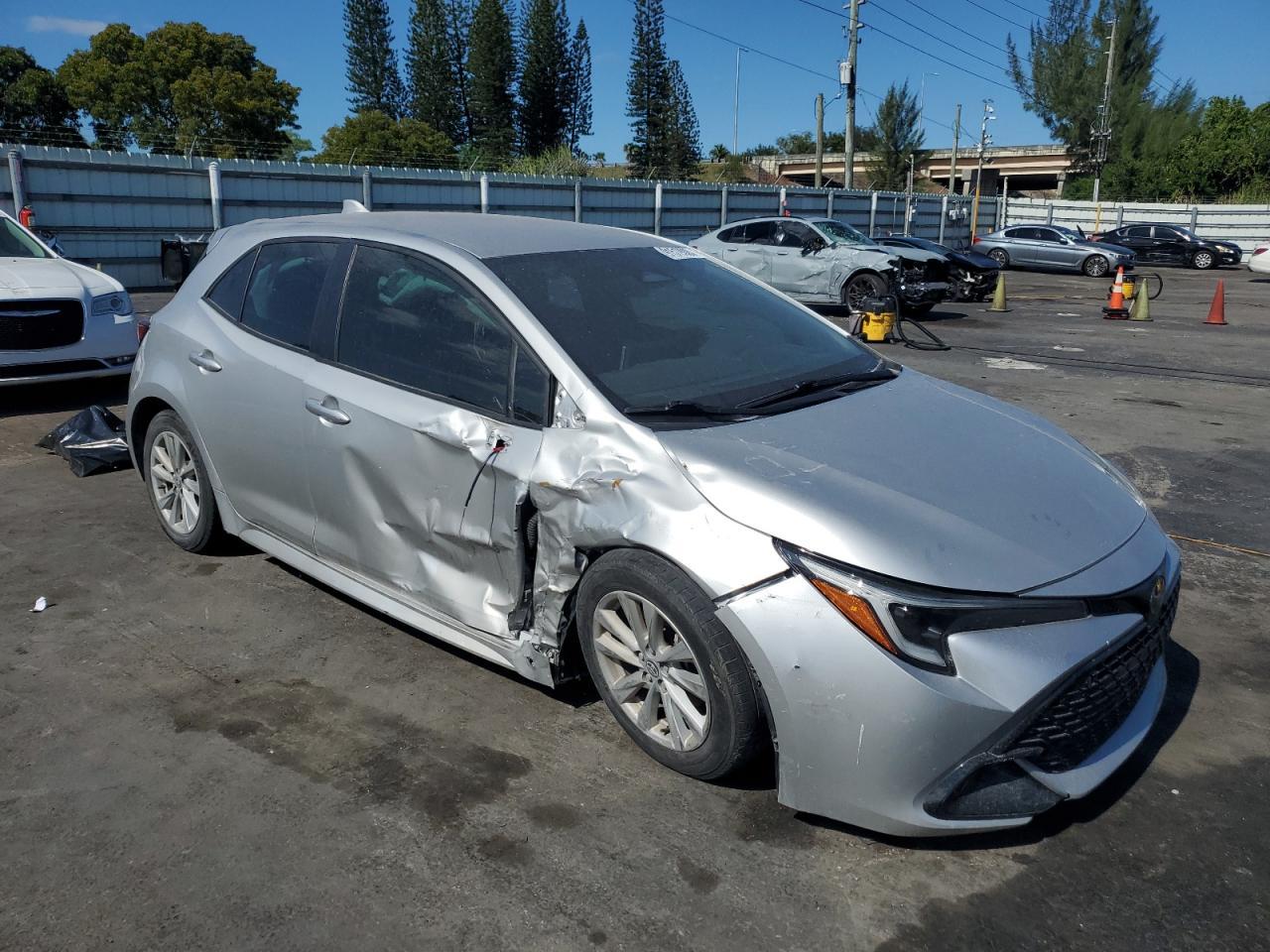 2024 Toyota Corolla Se - Фото 4