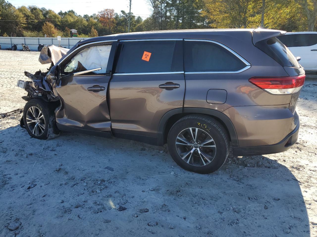 2019 Toyota Highlander Le - Фото 2