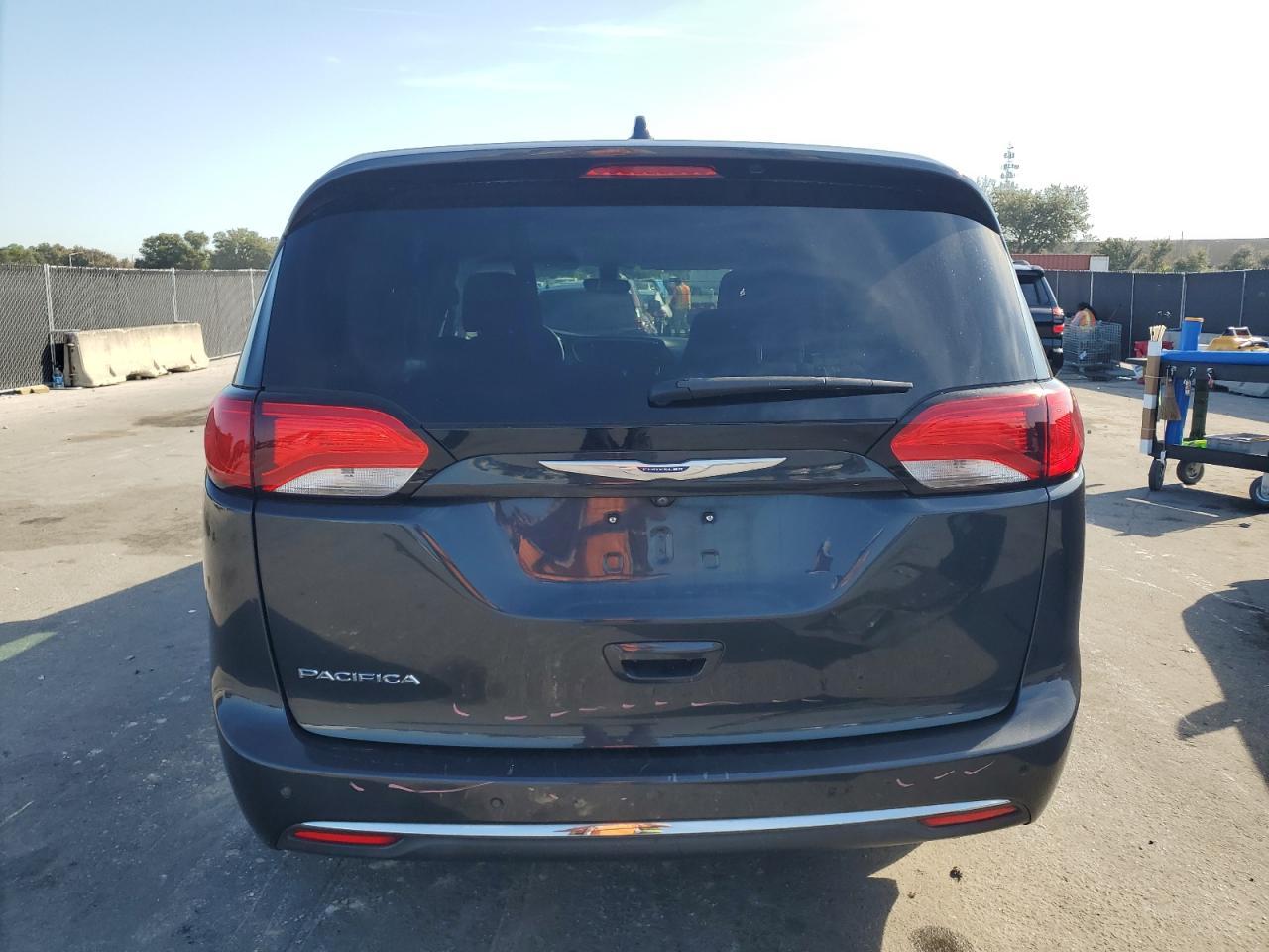 2020 Chrysler Pacifica Touring - Image 6