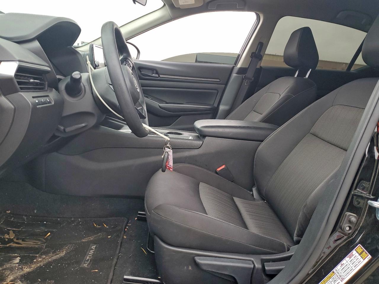 2024 Niss Altima S - Image 7