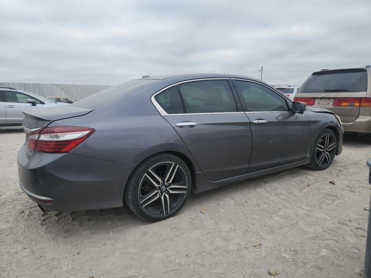 2016 Honda Accord Touring - Фото 3