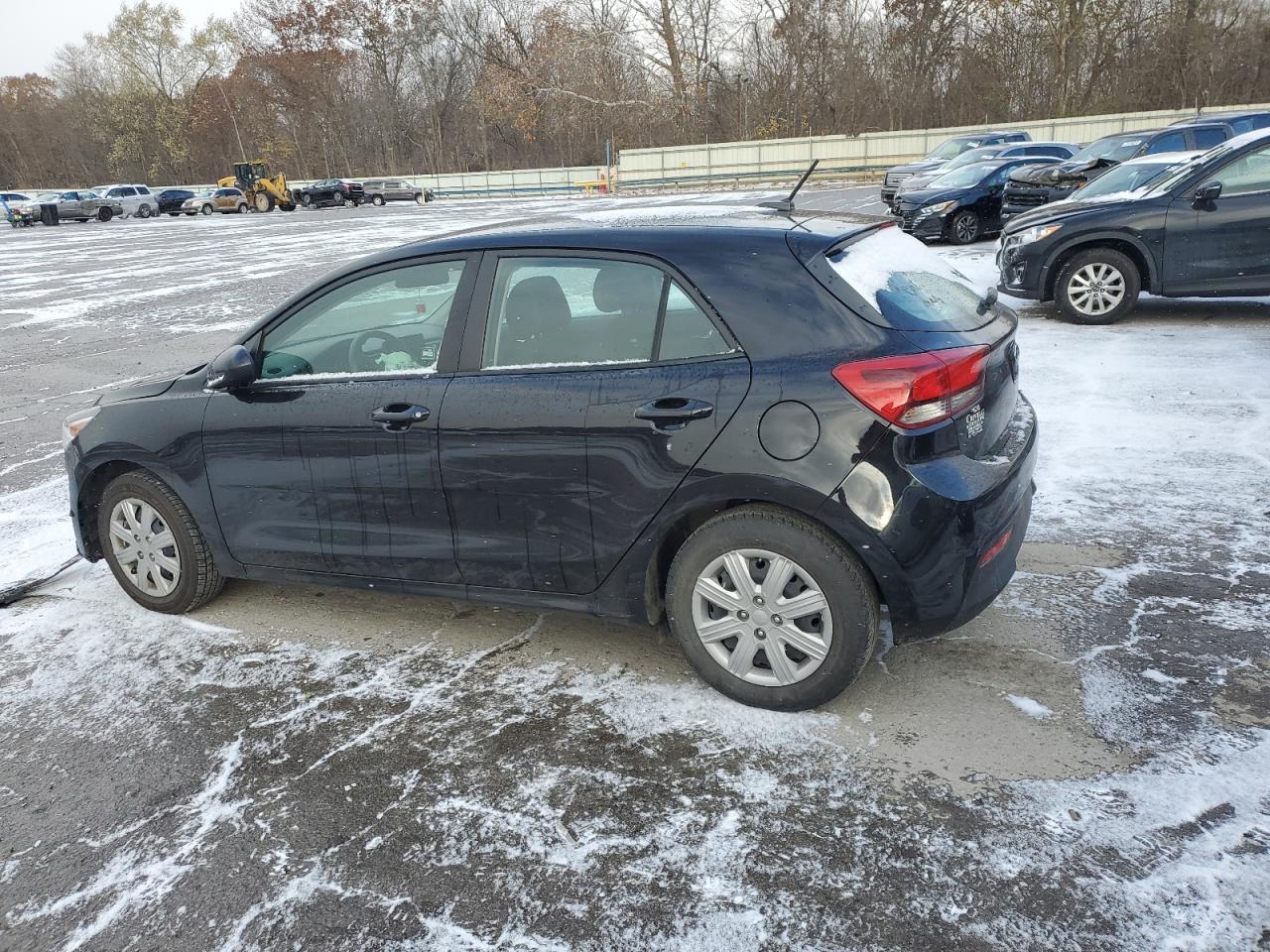 2021 Kia Rio S - Фото 2