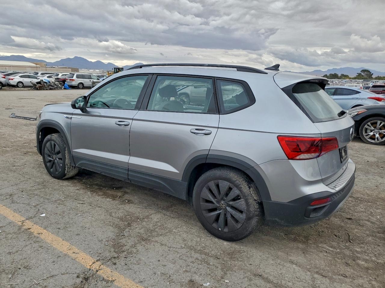 2023 Volkswagen Taos S - Фото 2