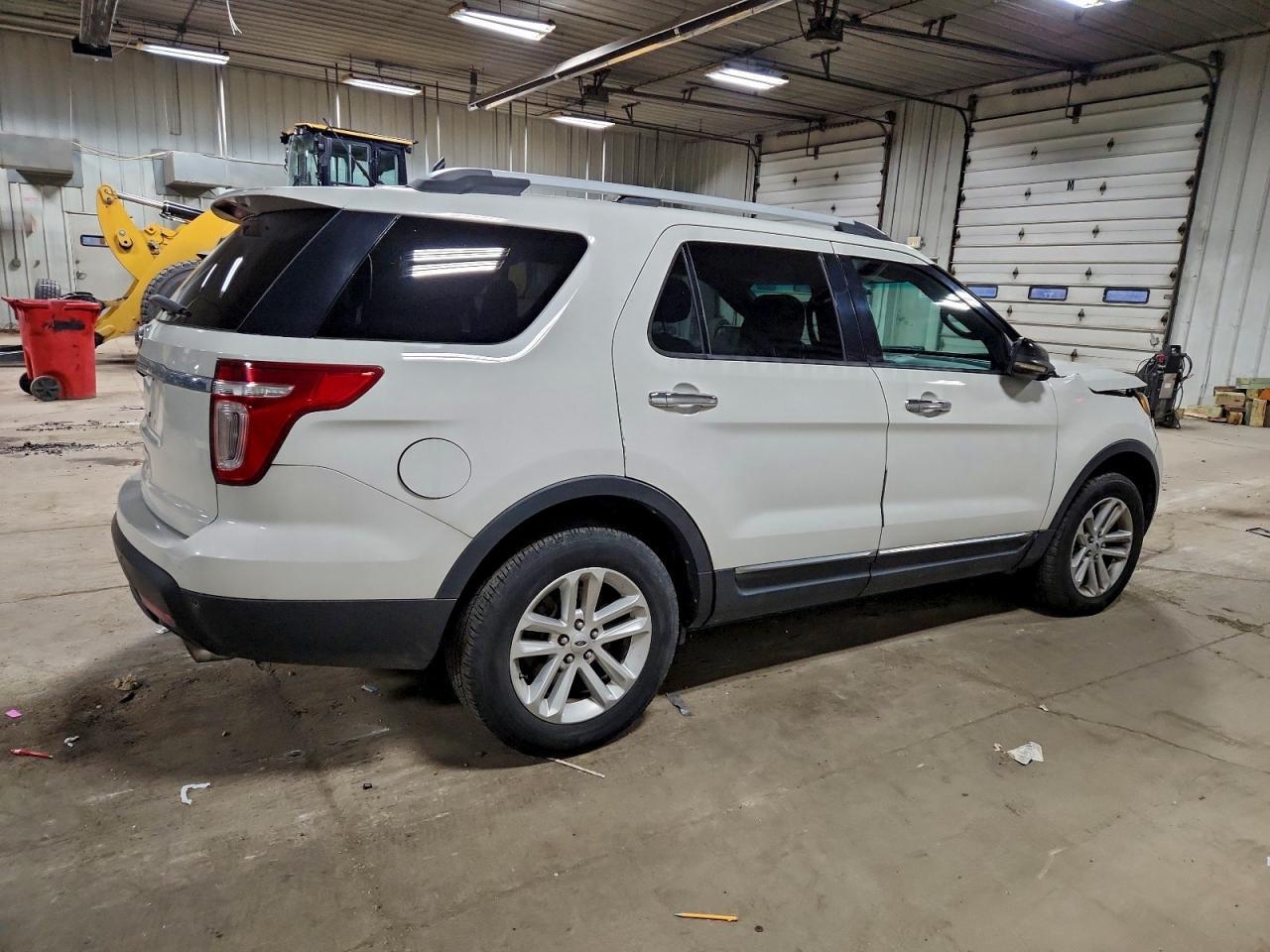 2012 Ford Explorer Xlt - Image 3