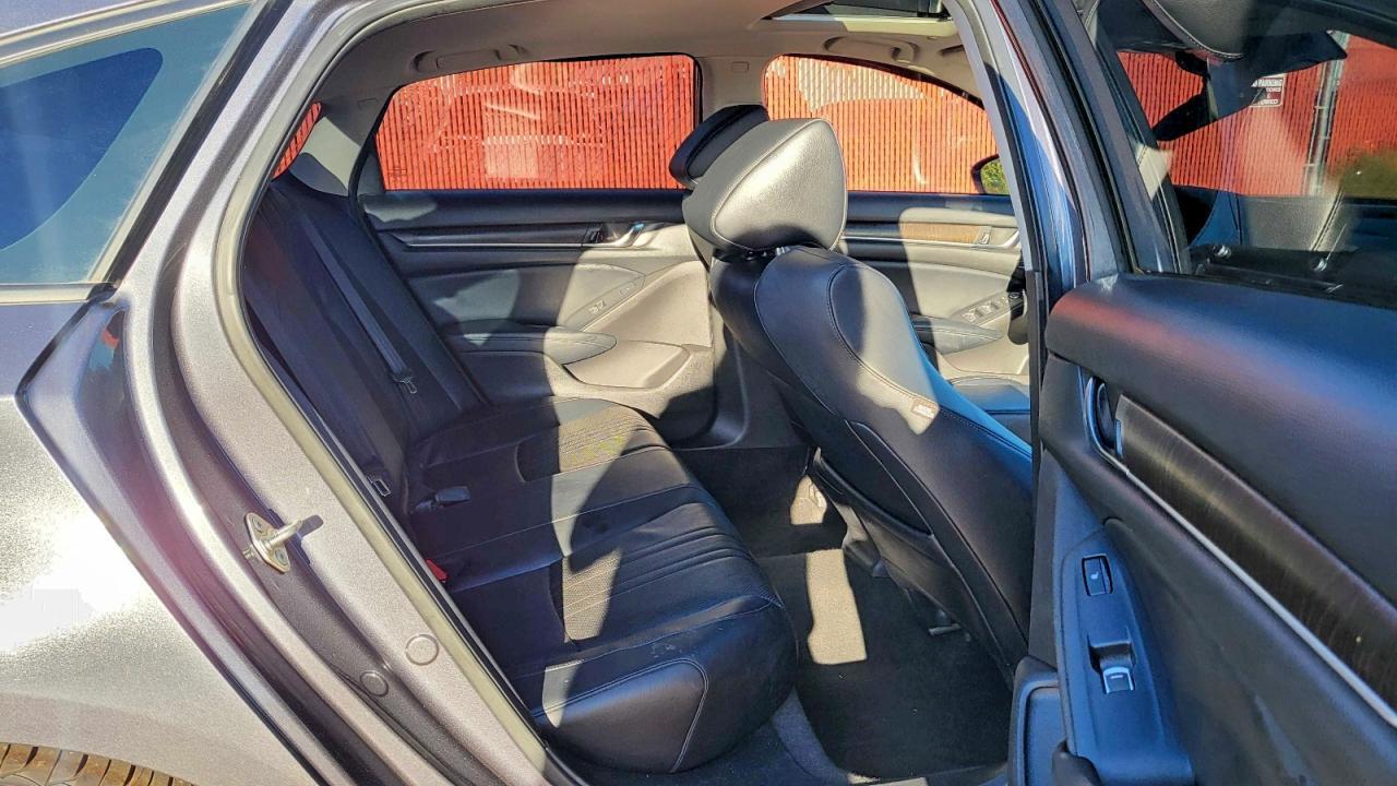 2018 Honda Accord Touring - Image 6