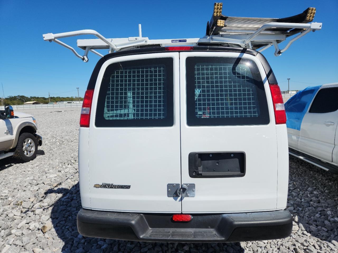 2025 Chevrolet Express G2500 - Фото 6