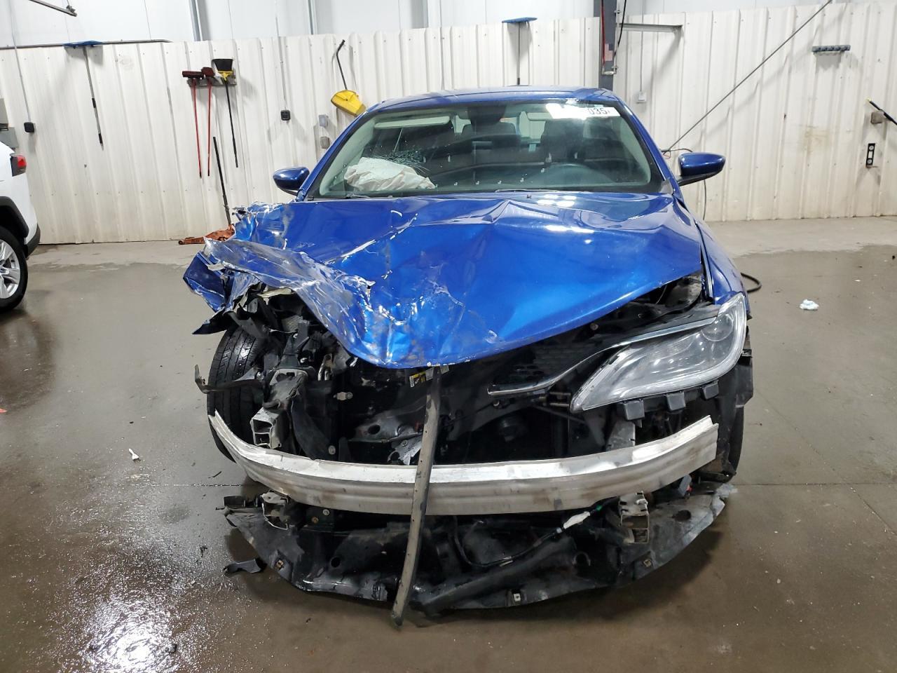 2015 Chrysler 200 Limited - Фото 5